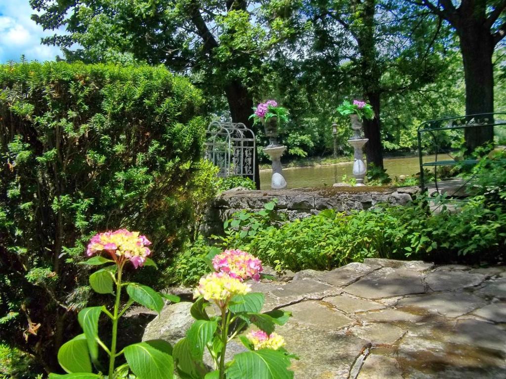 The Rivers Edge Executive Suites Tiffin ภายนอก รูปภาพ